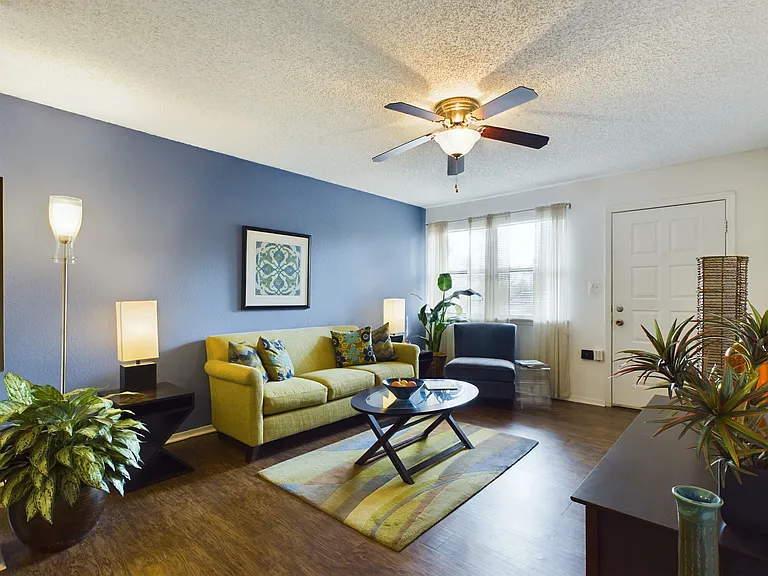 Raintree Apartments — Photo 18