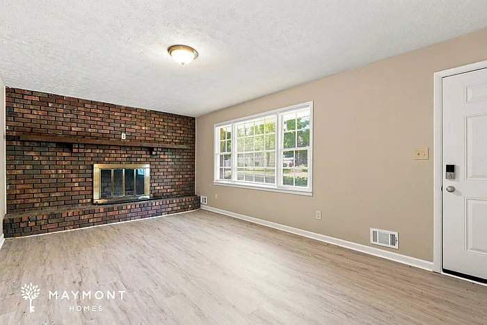 8455 Magnolia Dr — Photo 5