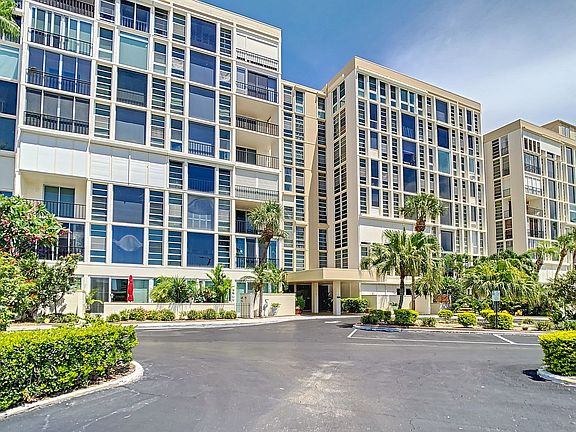 3rd image of 7400 Sun Island Dr Unit 503