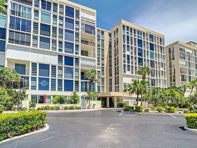 7400 Sun Island Dr #503 — Photo 3
