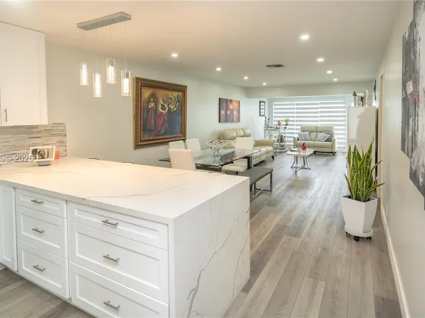 2400 Malayan Dr #94-D, Delray Beach, FL 33445