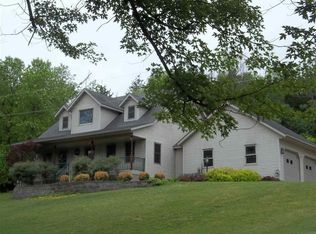 2379 Stone Hill Rd, Decorah, IA 52101