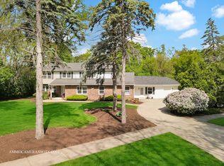 2S630 Cree Ln, Wheaton, IL 60189