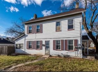 5 Park Sq, Lopatcong Twp., NJ 08865