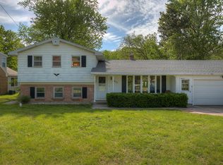 7435 12th Ave, Jenison, MI 49428