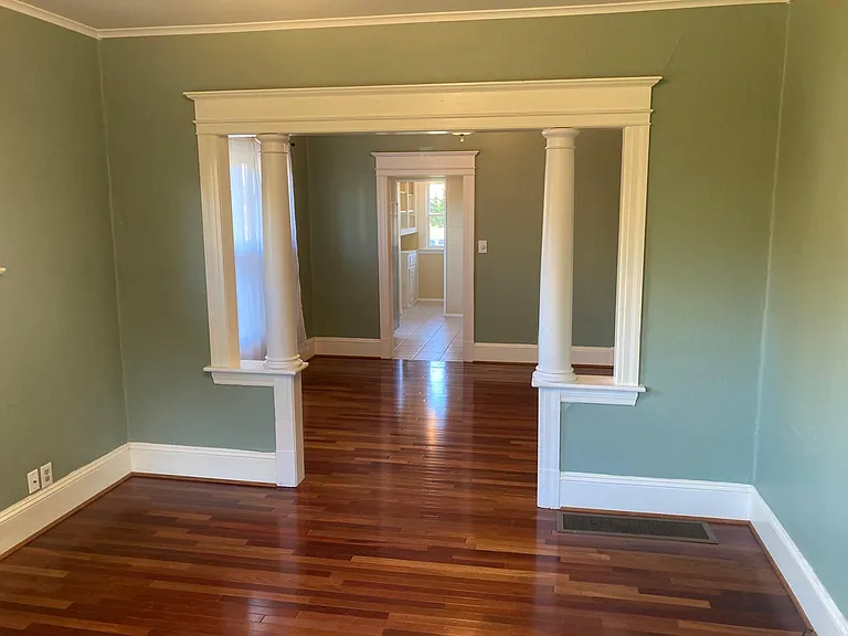 432 Dewey Pl E — Photo 6