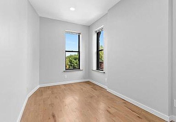 4th image of 305 Hancock St #3F