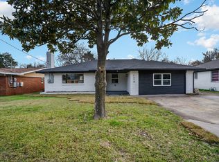 7318 Ravehill Ln, Dallas, TX 75227