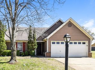 7082 Hampton Dr, Horn Lake, MS 38637