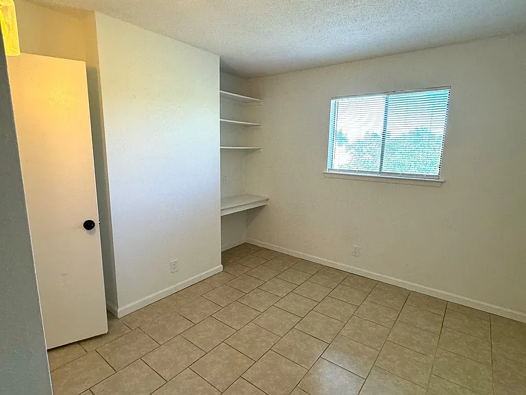 402 Cornell Dr SE #7 — Photo 12