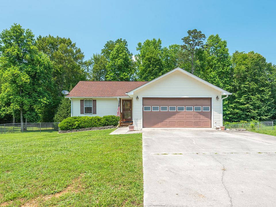 1st image of 125 Brandy Hill Ln