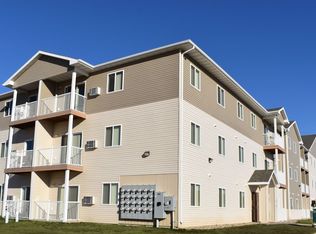 2031 33rd St NW #306, Minot, ND 58703