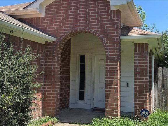 3rd image of 4206 Daisy Meadow Dr