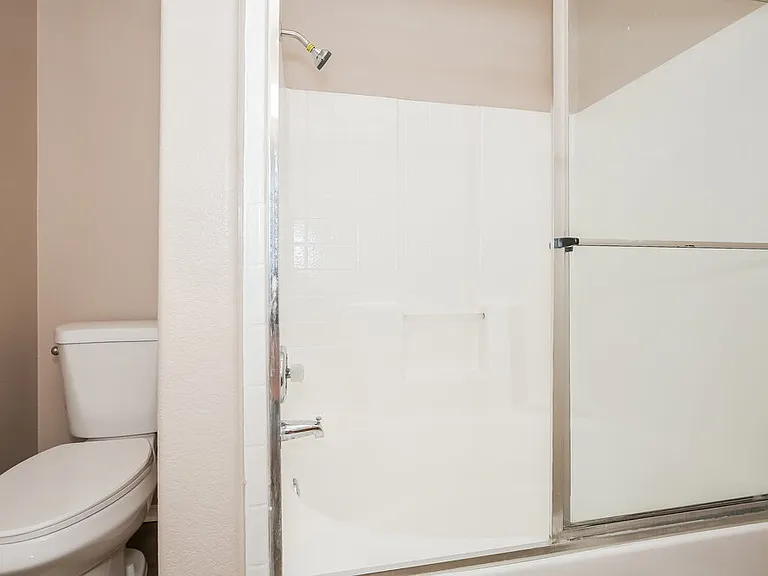 7512 Hickory Hills Dr — Photo 13