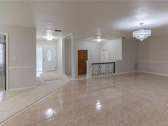 4th image of 6324 Jamaica Cir E