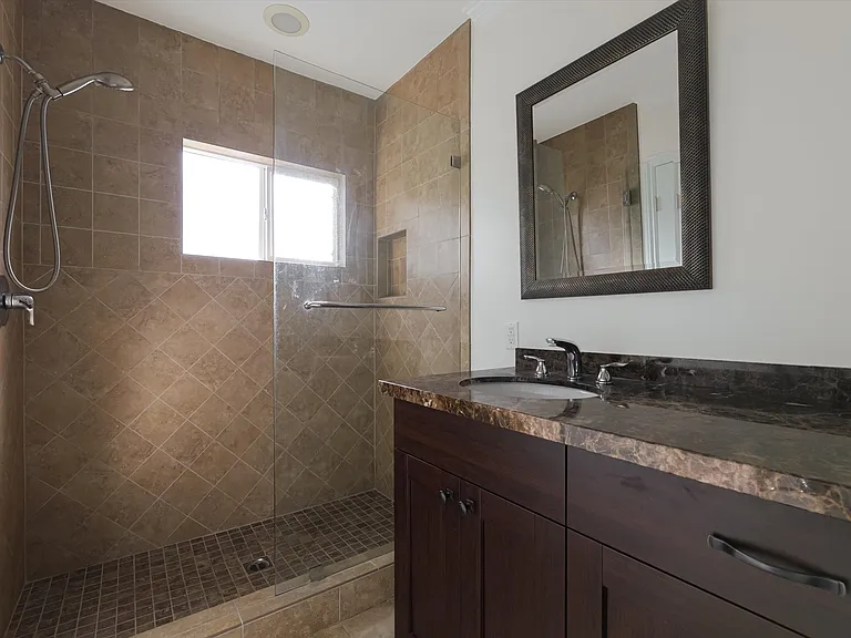 809 N La Jolla Ave — Photo 32