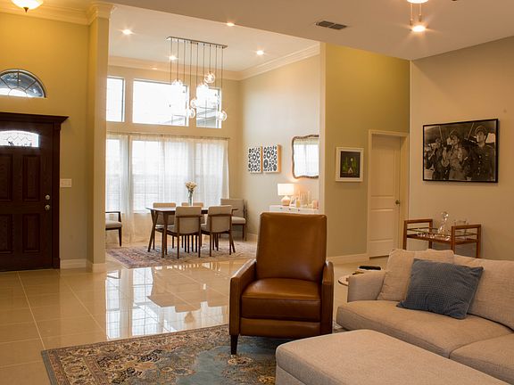 Living Room / Dining Room