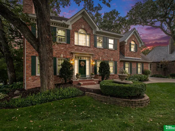 9605 Oak Cir, Omaha, NE 68124