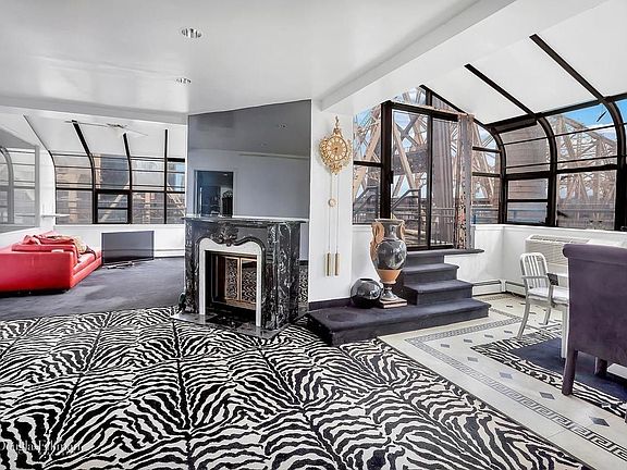 3rd image of 40 Sutton Pl Penthouse M