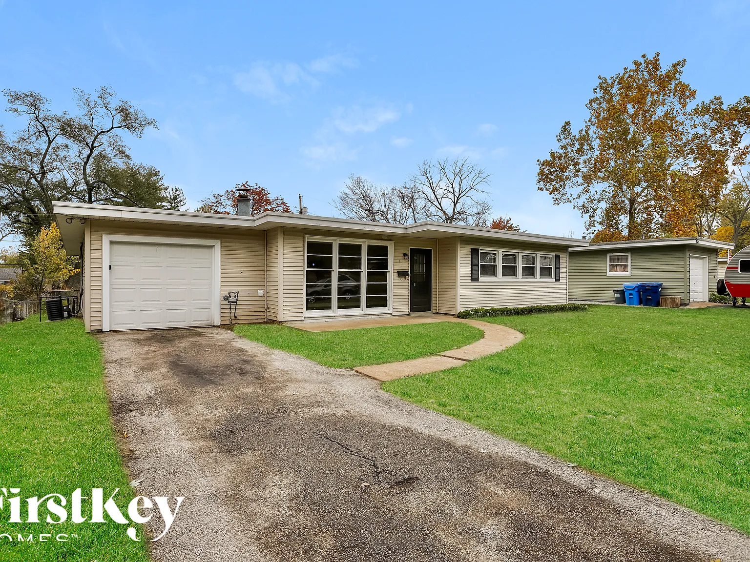 4 bed, 1.0 bath, 1418 sqft, $2,020 — Photo 2