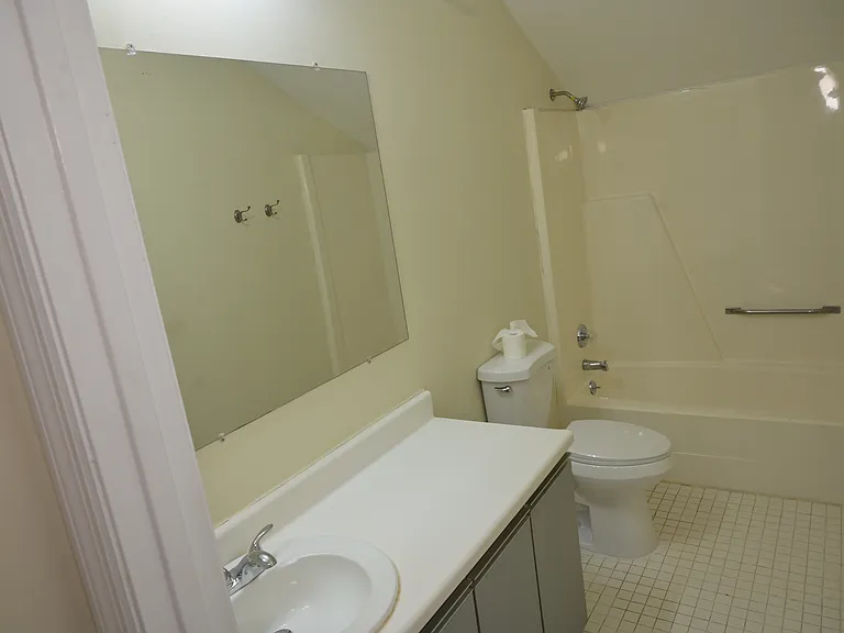 805 Russell Blvd — Photo 16