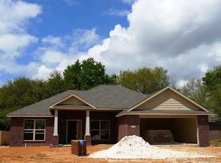 5479 Tucker Cir, Pace, FL 32571