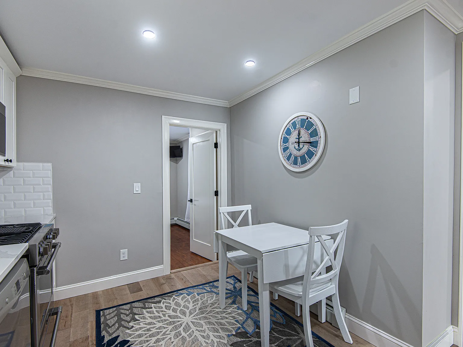2 bed, 856 sqft, $2,600 — Photo 4