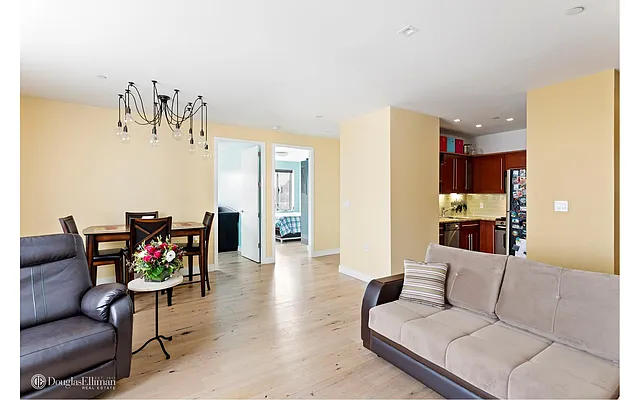 Sold by Douglas Elliman | media 24