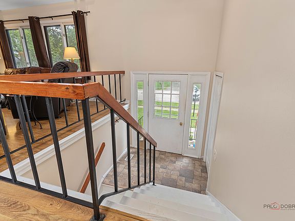 2nd image of 32 Asbury Ln
