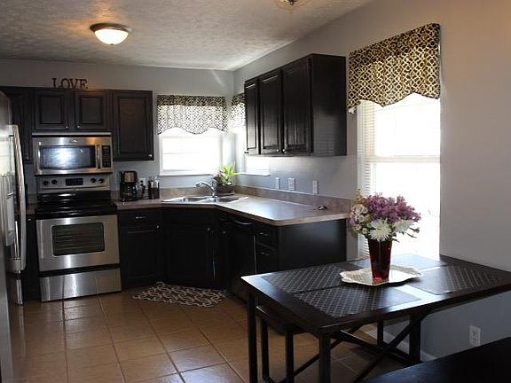 4th image of 161 Cross Creek Ln