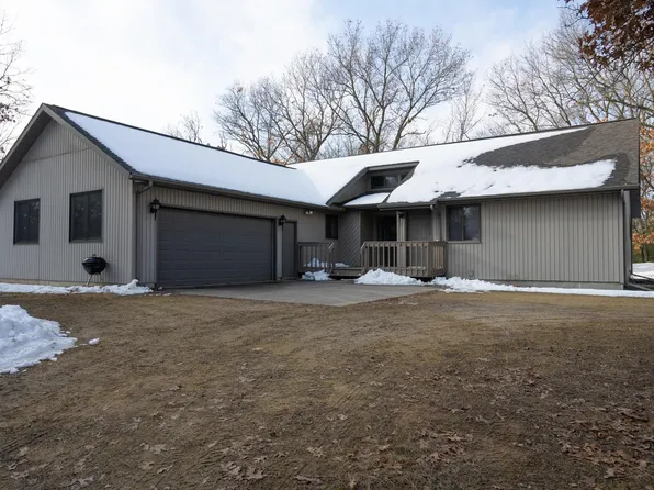 W5335 38th St, New Lisbon, WI 53950