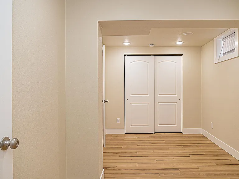 608 Creighton St — Photo 16