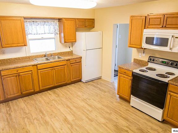 4th image of 905 W Burgess St