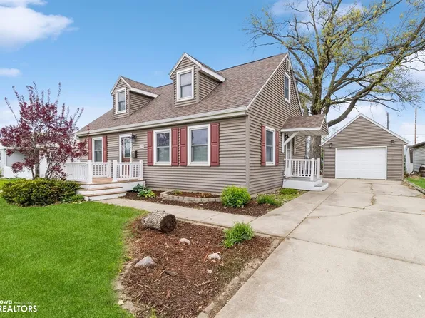 1508 Elder Dr, Marshalltown, IA 50158
