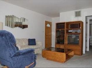 1330 Jeannette St, Des Plaines, IL 60018
