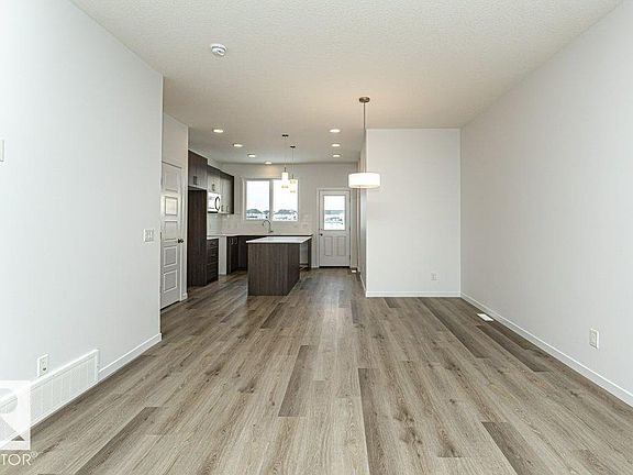 5th image of 6407 63rd St