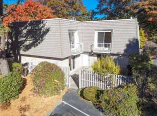 6 Caddy Rock Rd APT C, North Kingstown, RI 02852