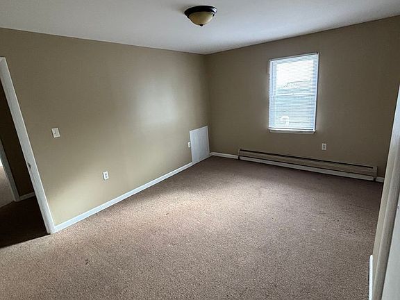 3rd image of 173 N Mechanic St #4
