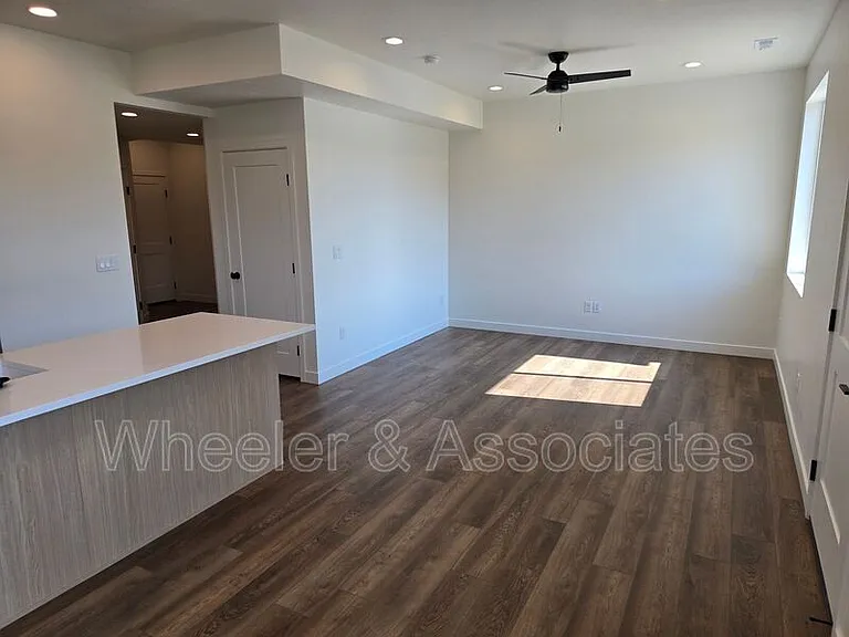 188 N 300 E #1 — Photo 12