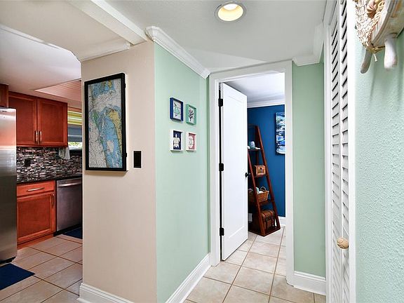 5th image of 2000 Marianne Key Rd APT 13A
