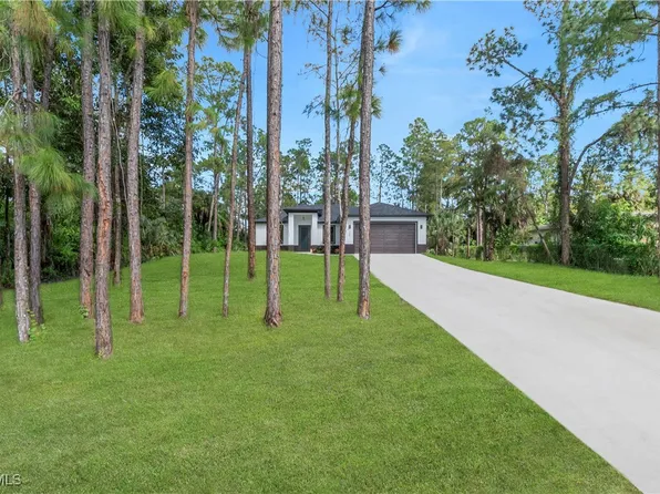 2224 Della Dr, Naples, FL 34117