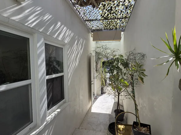 7301 Fountain Ave, Los Angeles, CA 90046