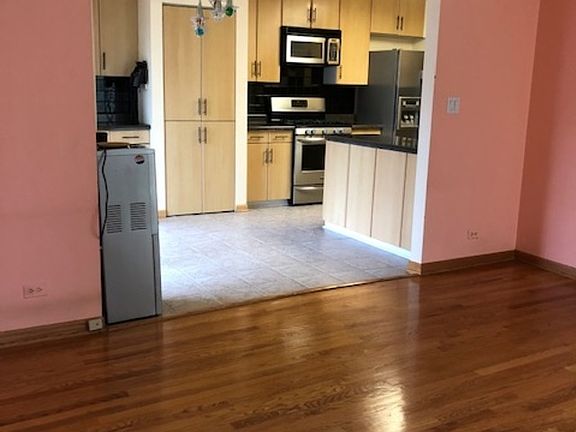 4th image of 1013 Sussex Ln