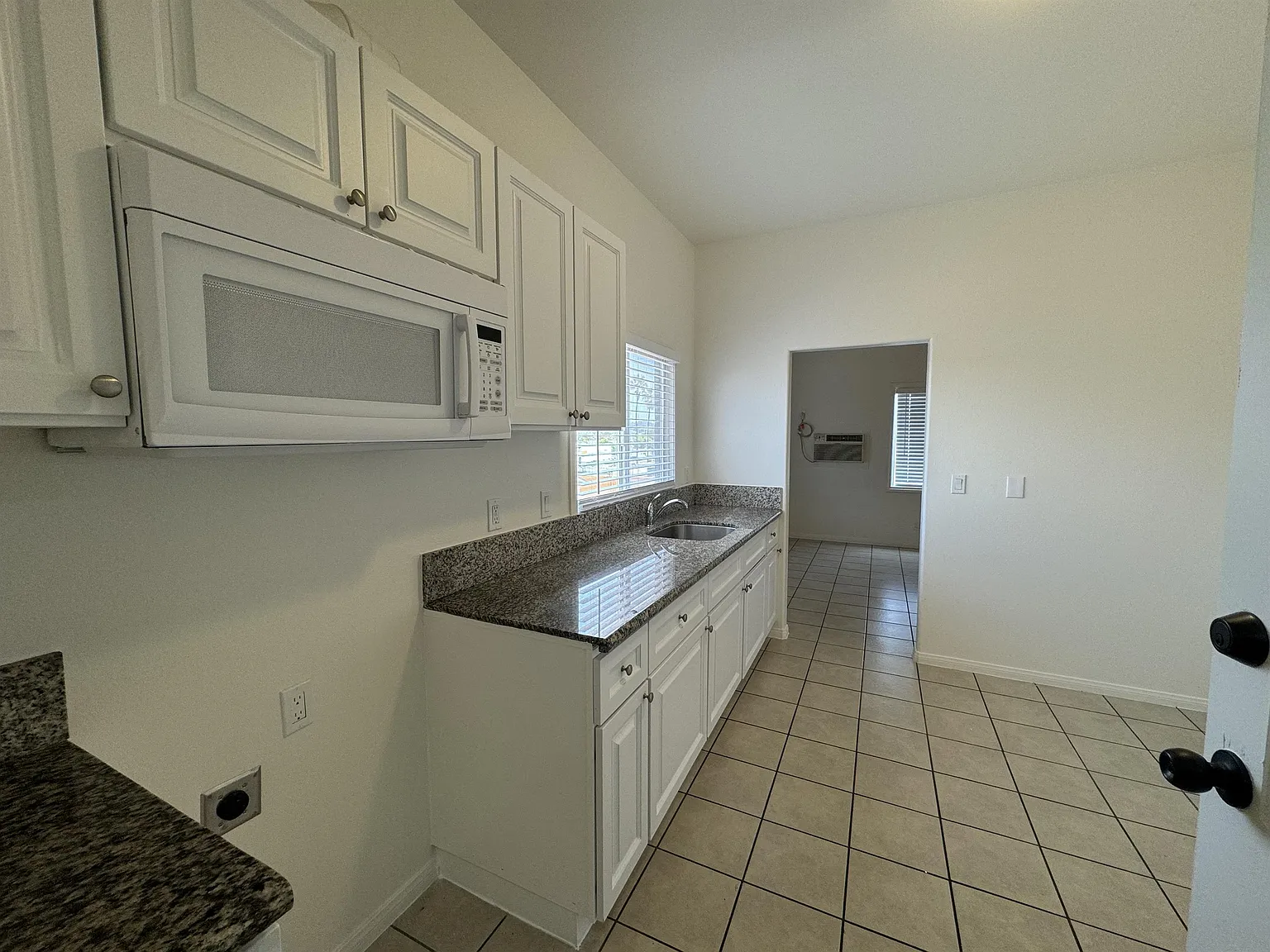 2266 Locust Avenue — Photo 1
