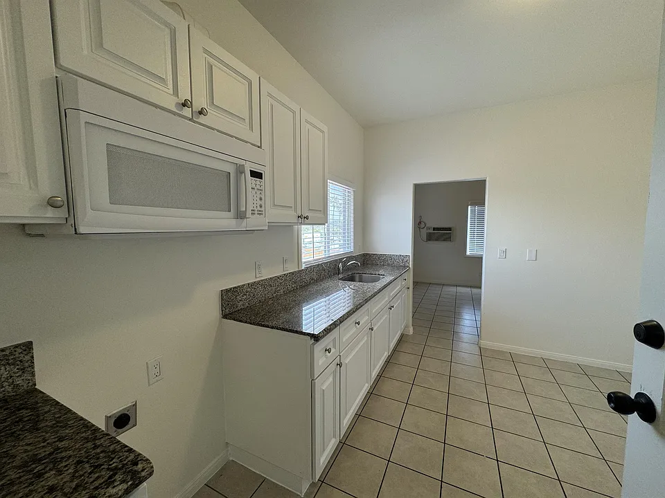 2266 Locust Ave
