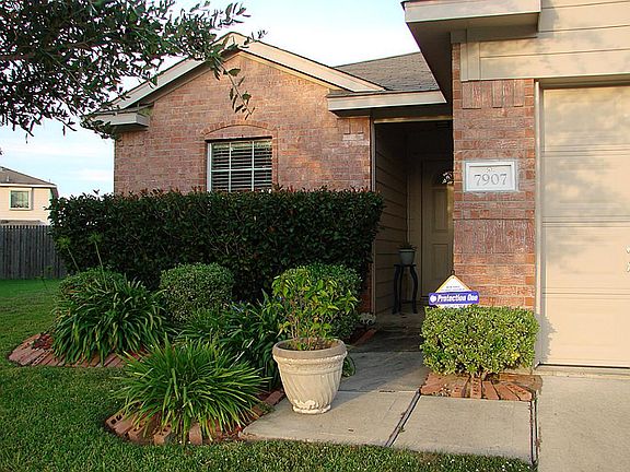 3rd image of 7907 Acacia Falls Ct