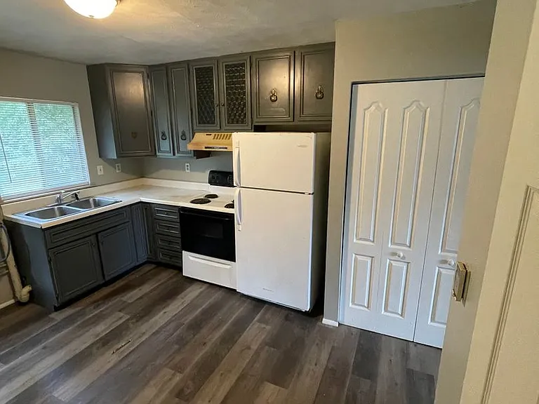759 South St — Photo 3