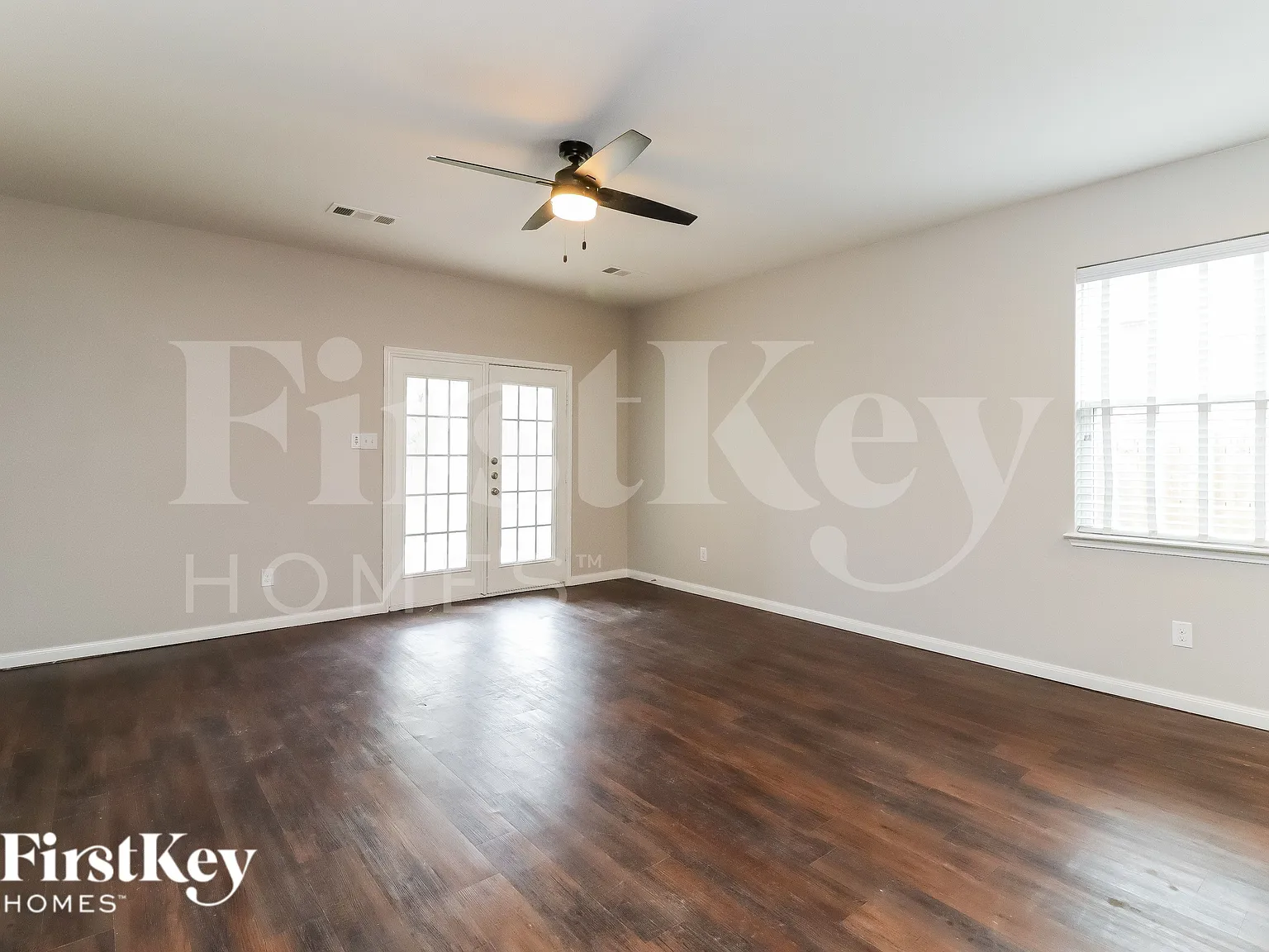 3 bed, 2.0 bath, 1597 sqft, $2,010 — Photo 4