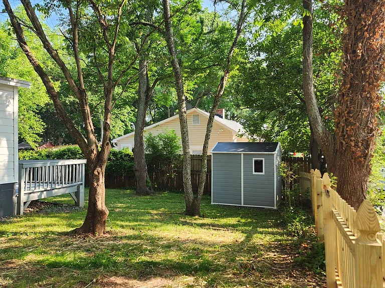 225 Armour St — Photo 18