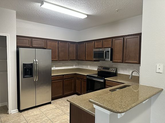 2nd image of 4911 Key Lime Dr Unit 201